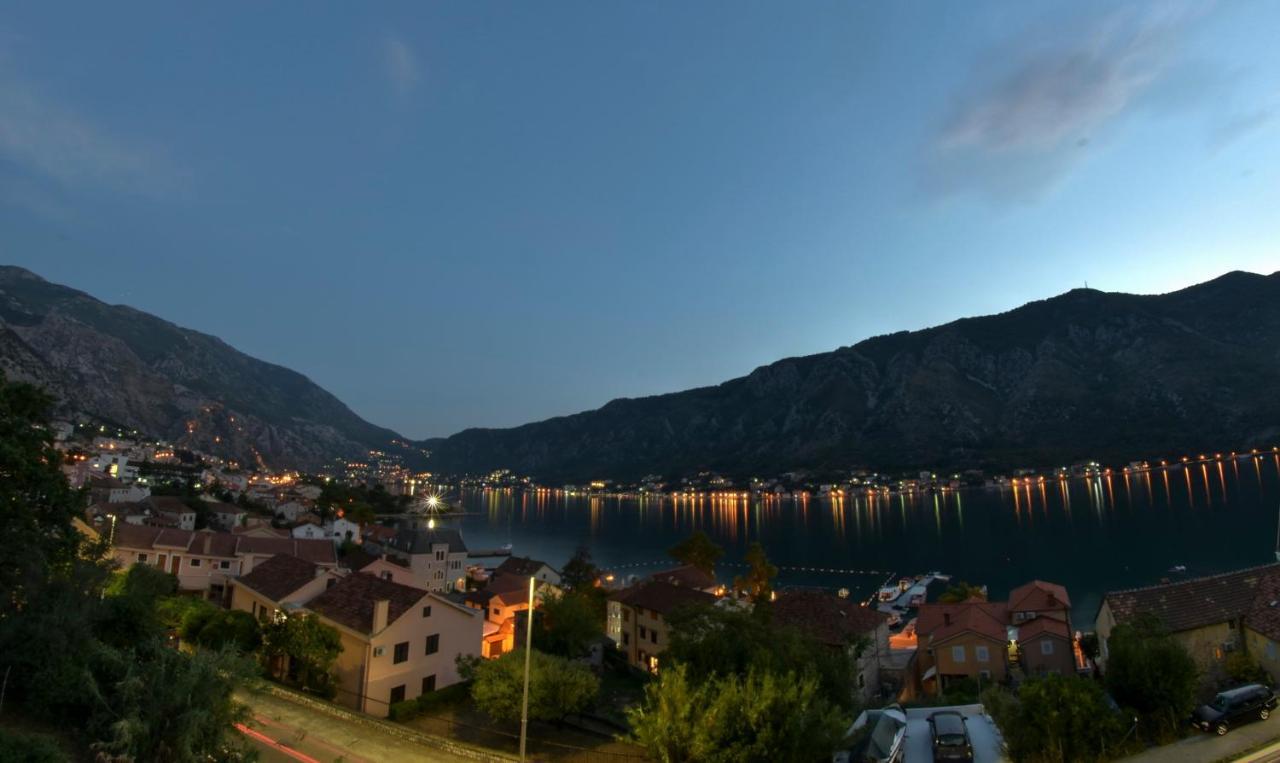 Java Apartments Dobrota Buitenkant foto